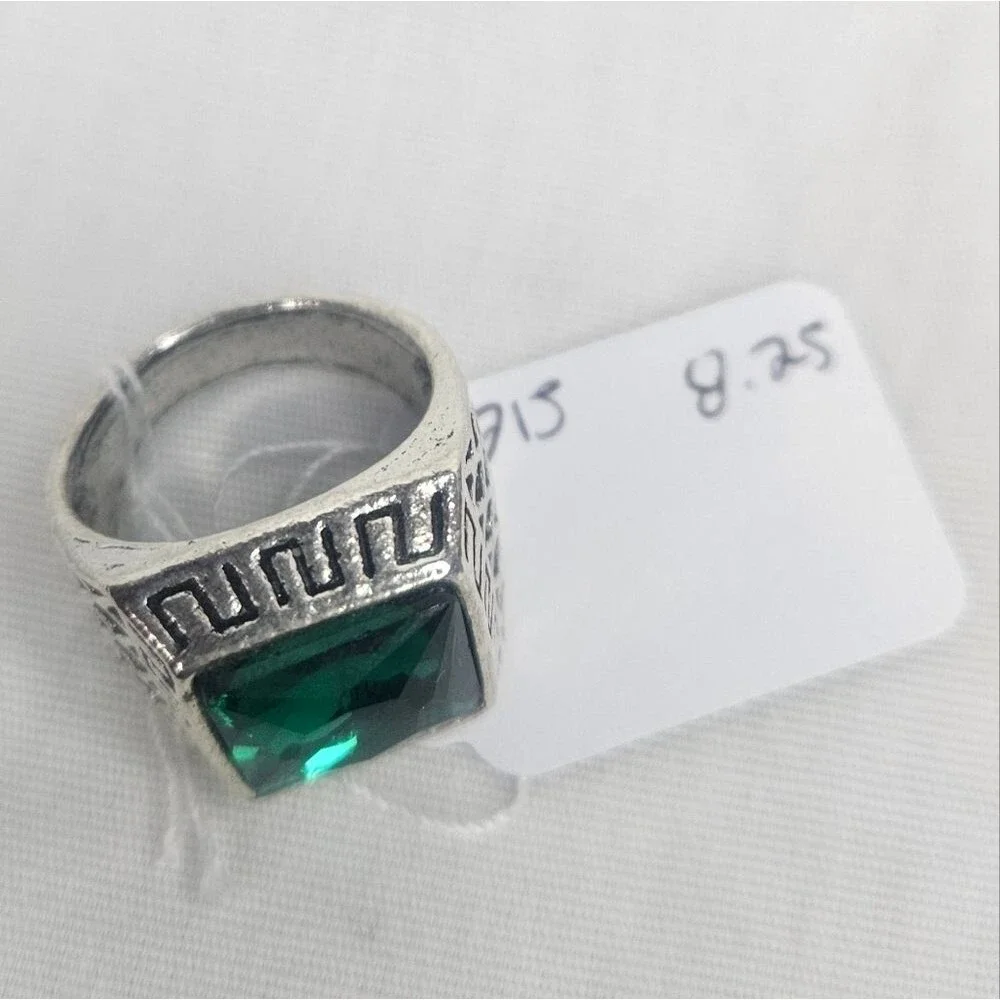 Green Rhinestone Chunky Silver Tone Fashion Ring Sz 8.25 EUC Pinky Ring